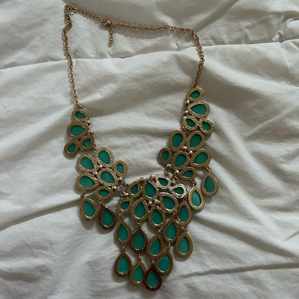 Elegant Gold and aqua retro statement bib Teardrop Necklace - Picture 2 of 6